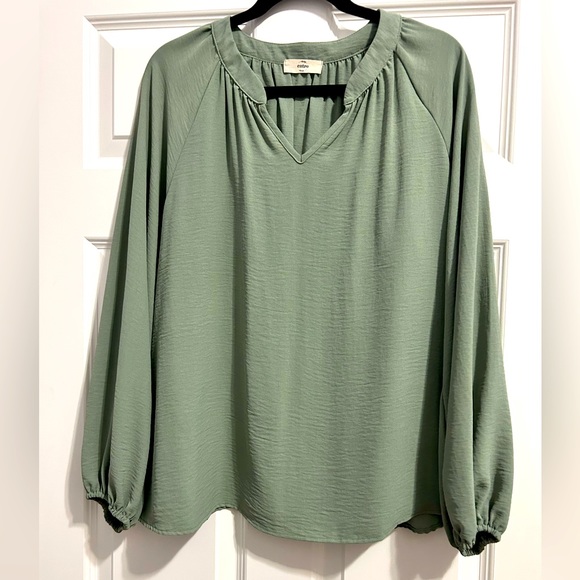 Beautiful xl blouse with puff sleeves ❤️ - Picture 3 of 5